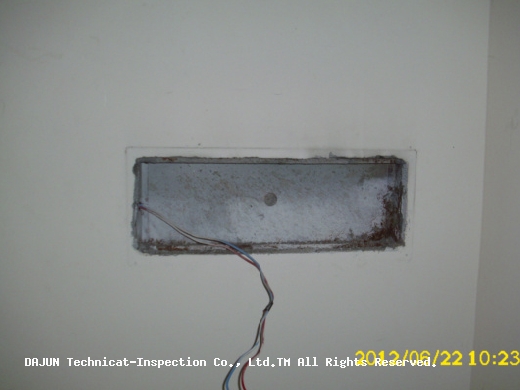 挖里勒~~以前建商是採用埋入式的消防標示設備~~但是現在都已經進化到LED了~~動又這麼大！怎麼辦呢？